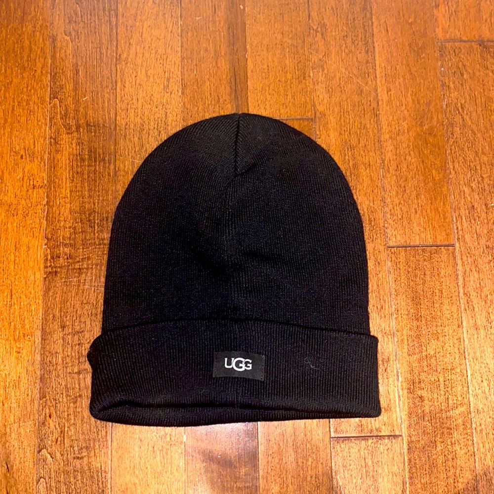 Black UGG beanie